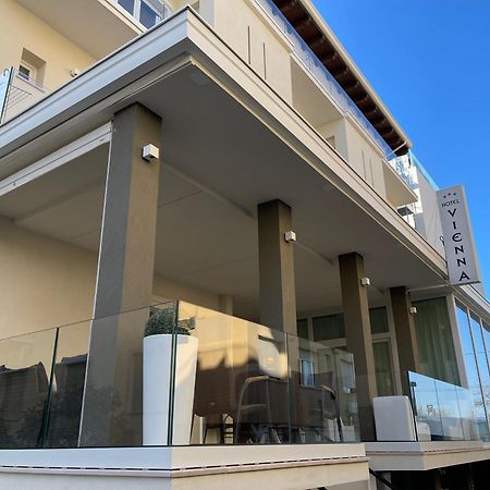 Hotel Vienna Rivazzurra Rimini Ngoại thất bức ảnh