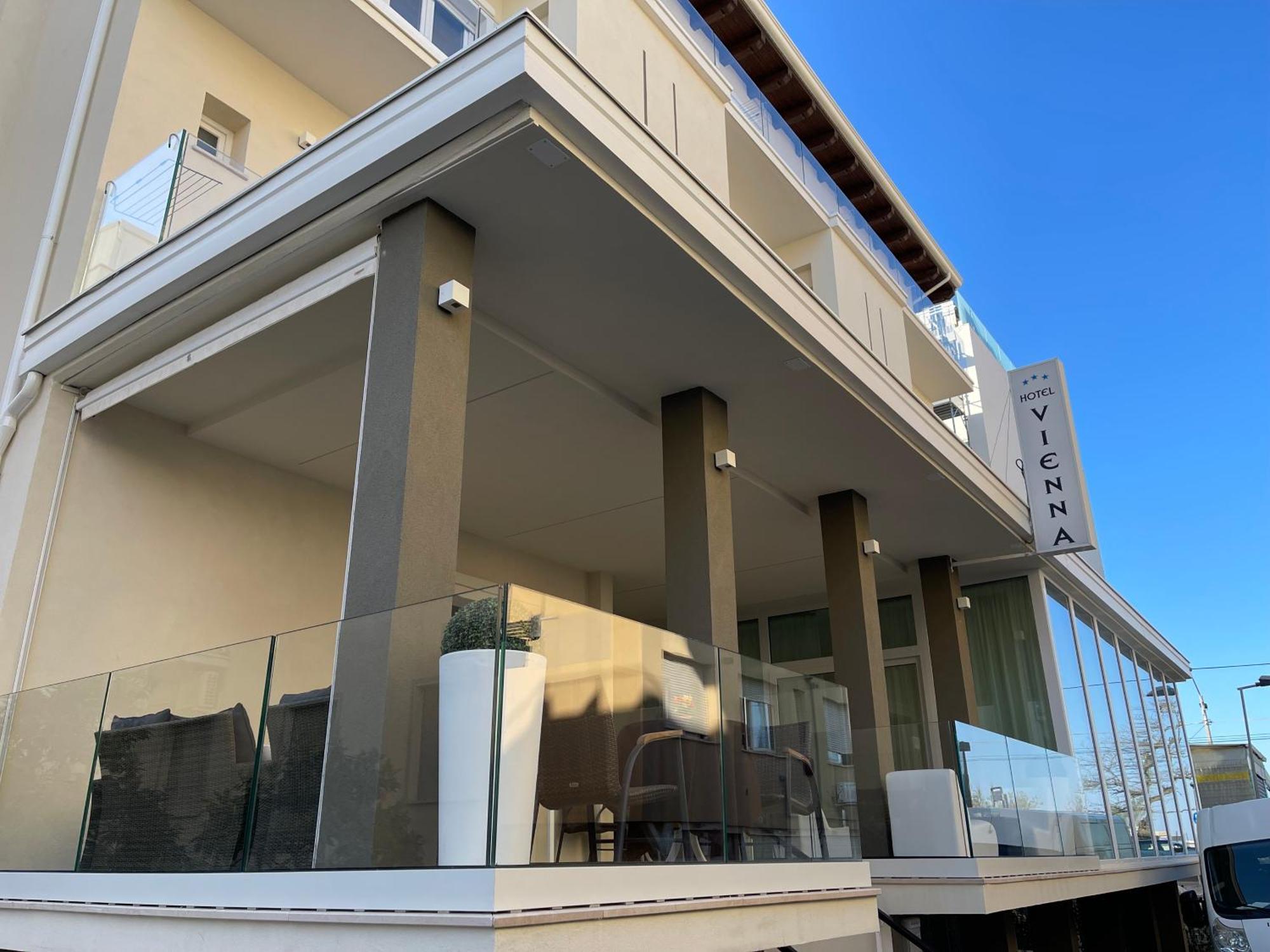 Hotel Vienna Rivazzurra Rimini Ngoại thất bức ảnh