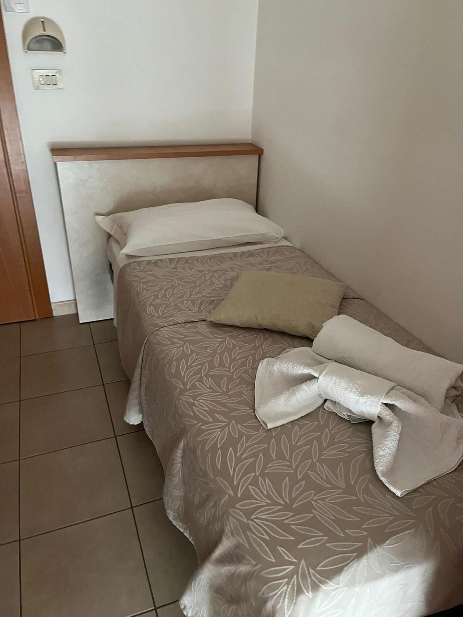 Hotel Vienna Rivazzurra Rimini Ngoại thất bức ảnh