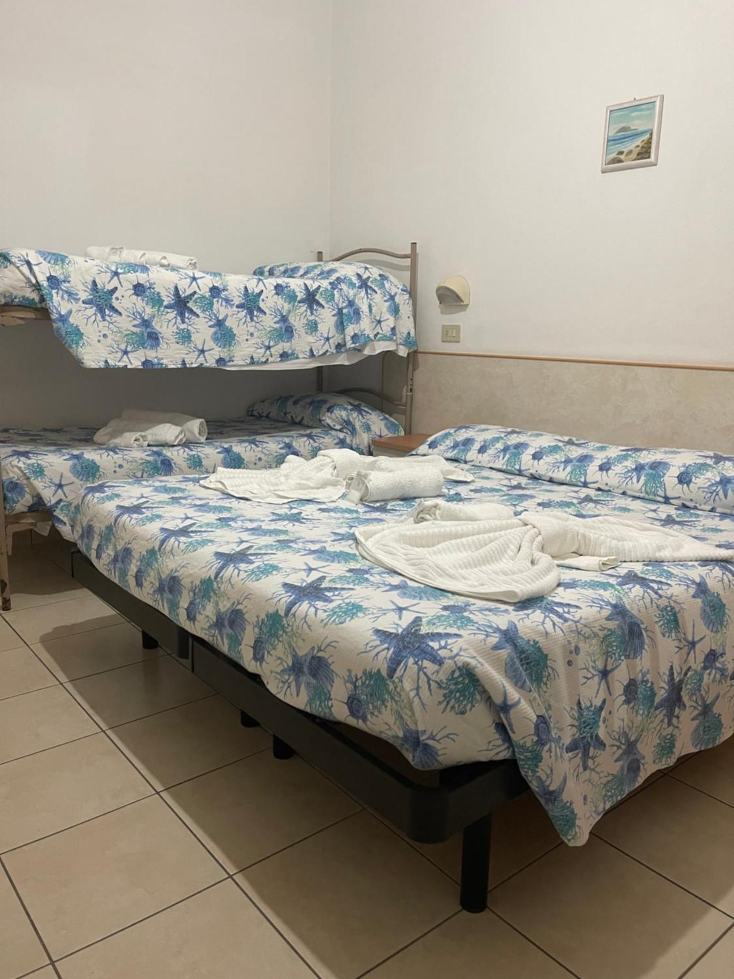 Hotel Vienna Rivazzurra Rimini Ngoại thất bức ảnh