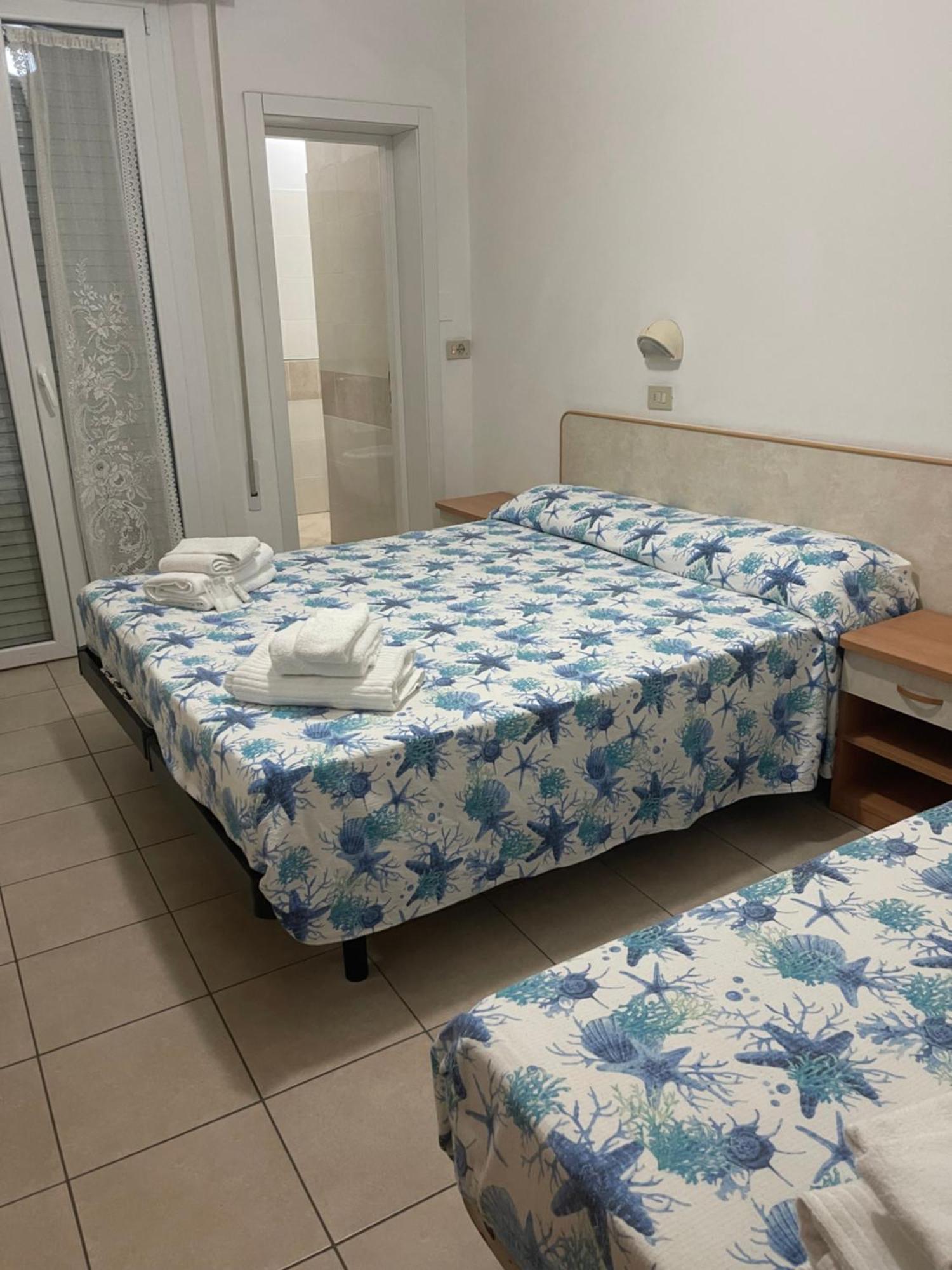 Hotel Vienna Rivazzurra Rimini Ngoại thất bức ảnh
