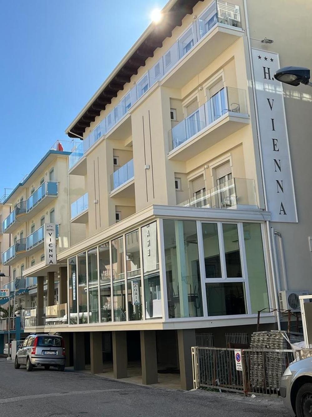 Hotel Vienna Rivazzurra Rimini Ngoại thất bức ảnh